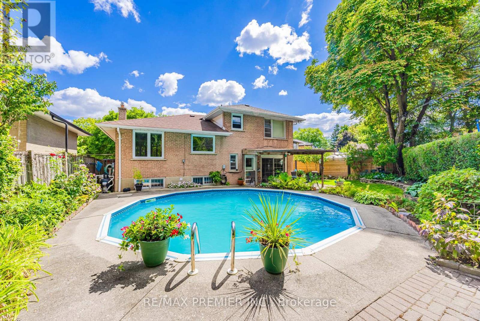 21 HALBADIER PLACE - 42