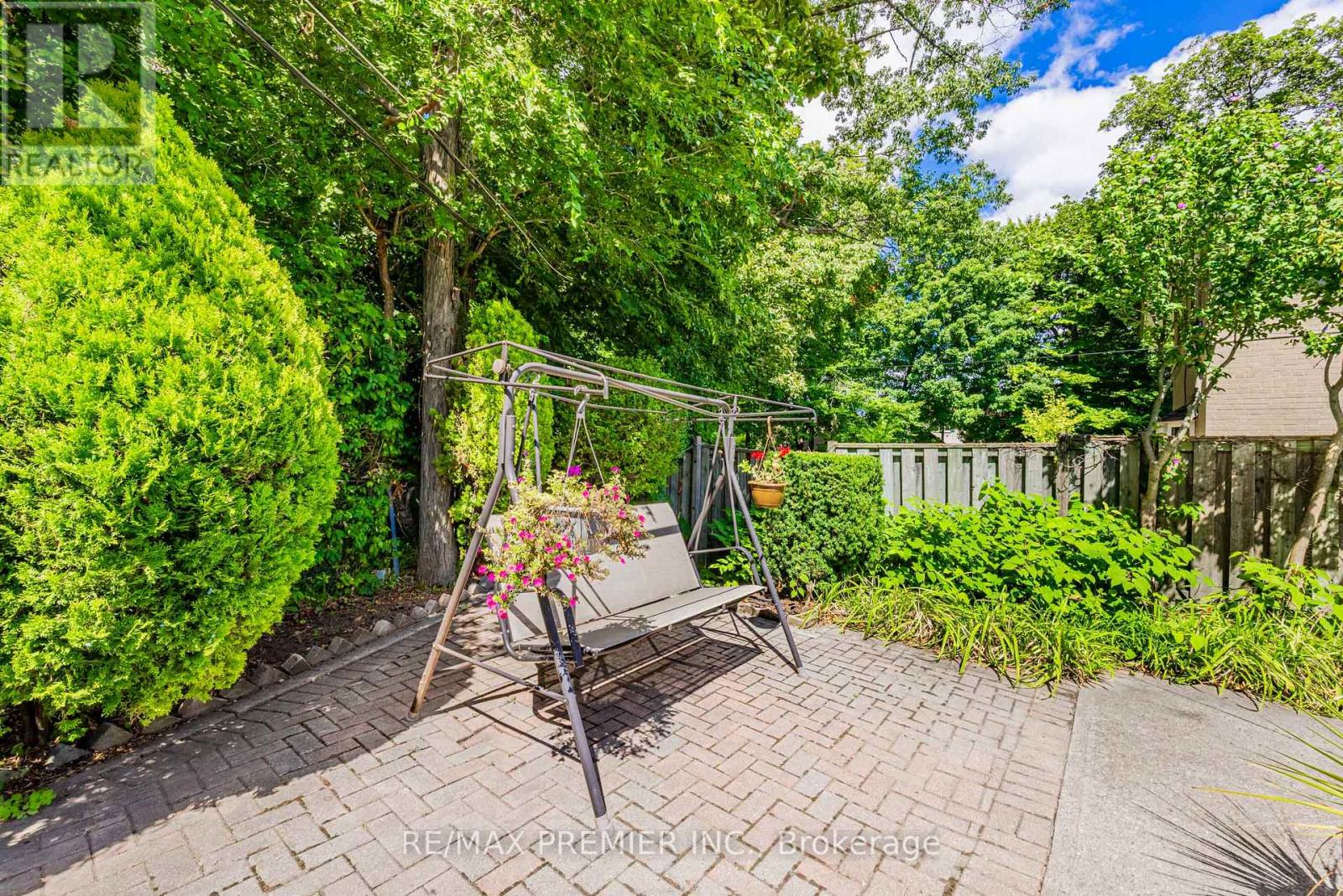21 HALBADIER PLACE - 44