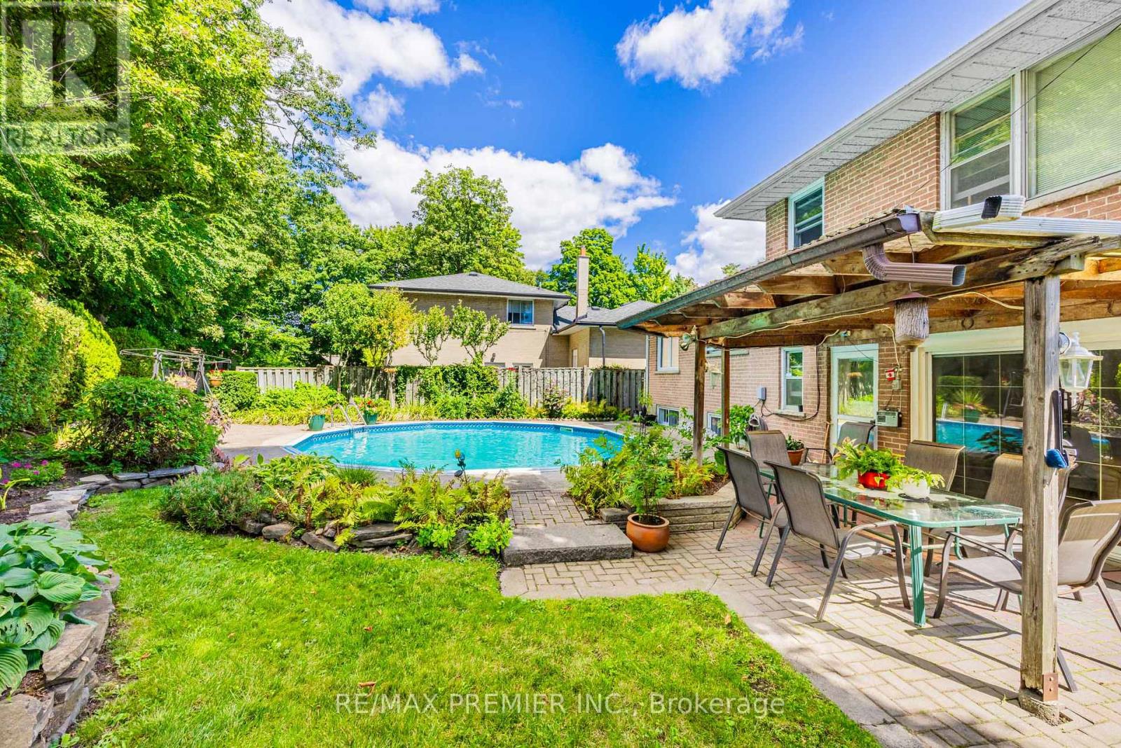 21 HALBADIER PLACE - 48