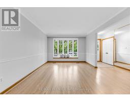 21 Halbadier Place, Toronto, ON M9B2H4 Photo 9