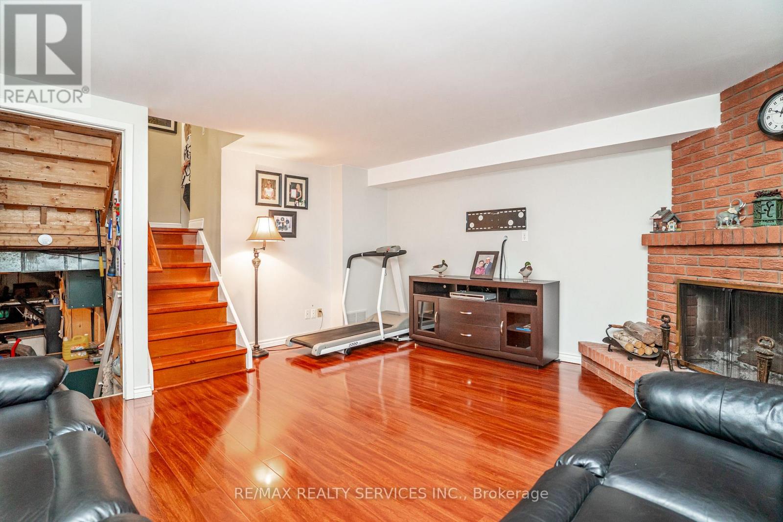 32 WINTERFOLD DRIVE - 29