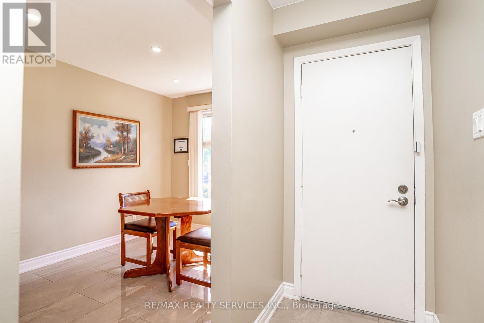 32 WINTERFOLD DRIVE - 5