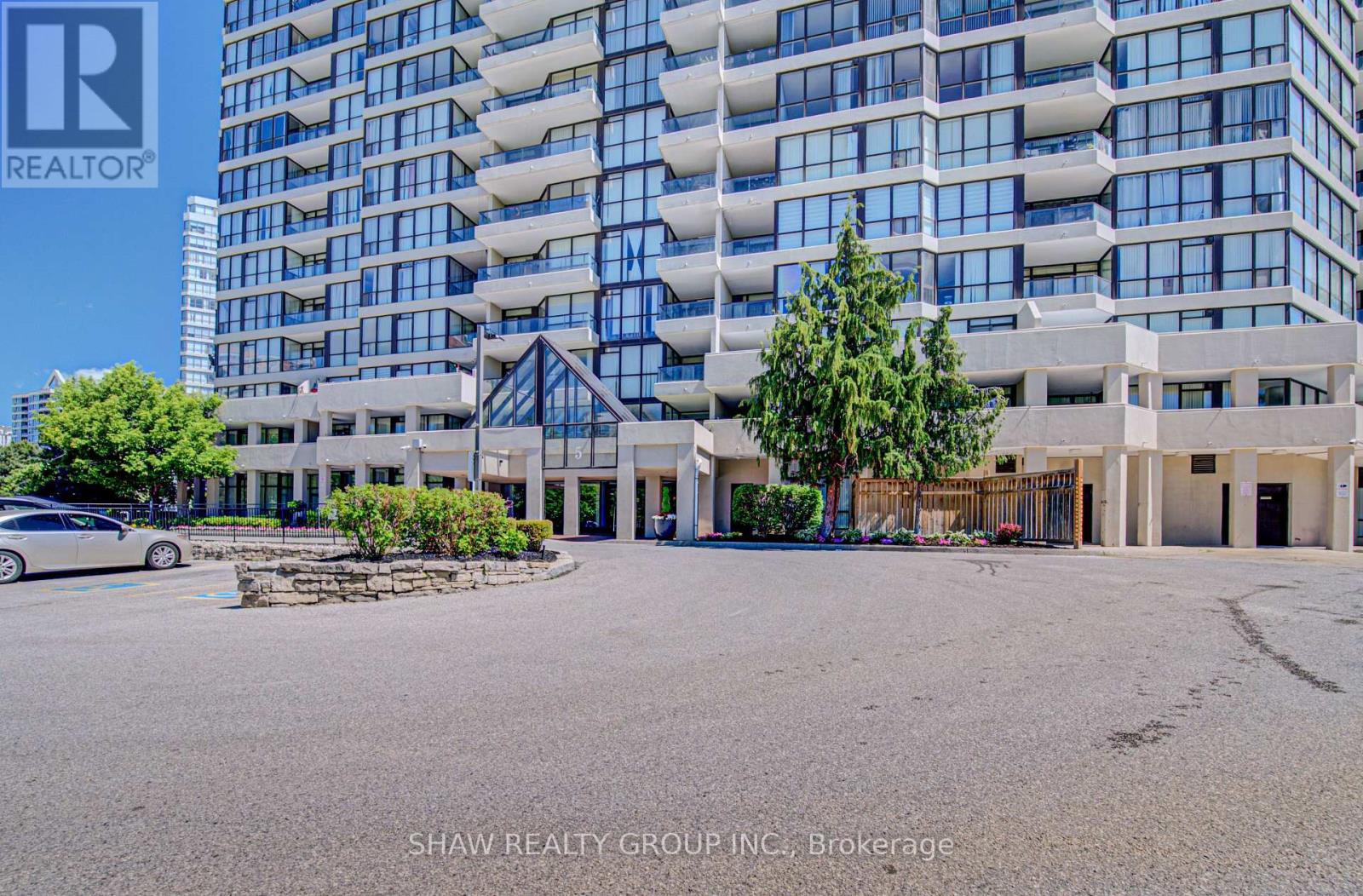 #1109 5 ROWNTREE ROAD - Image 4