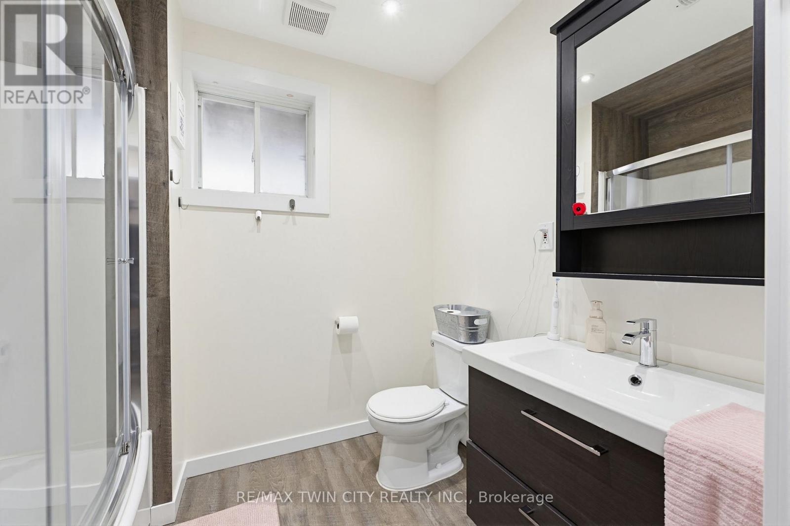 60 ST PATRICK'S DRIVE - 25