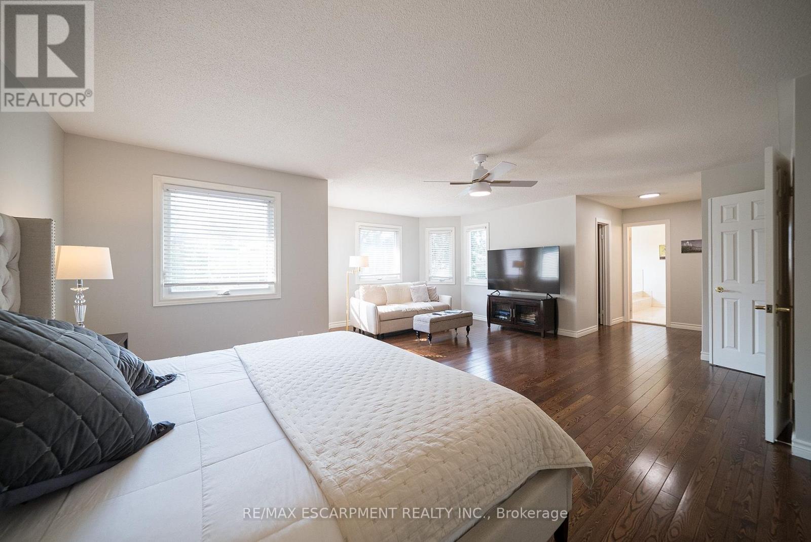 42 MUIRHEAD CRESCENT - 30