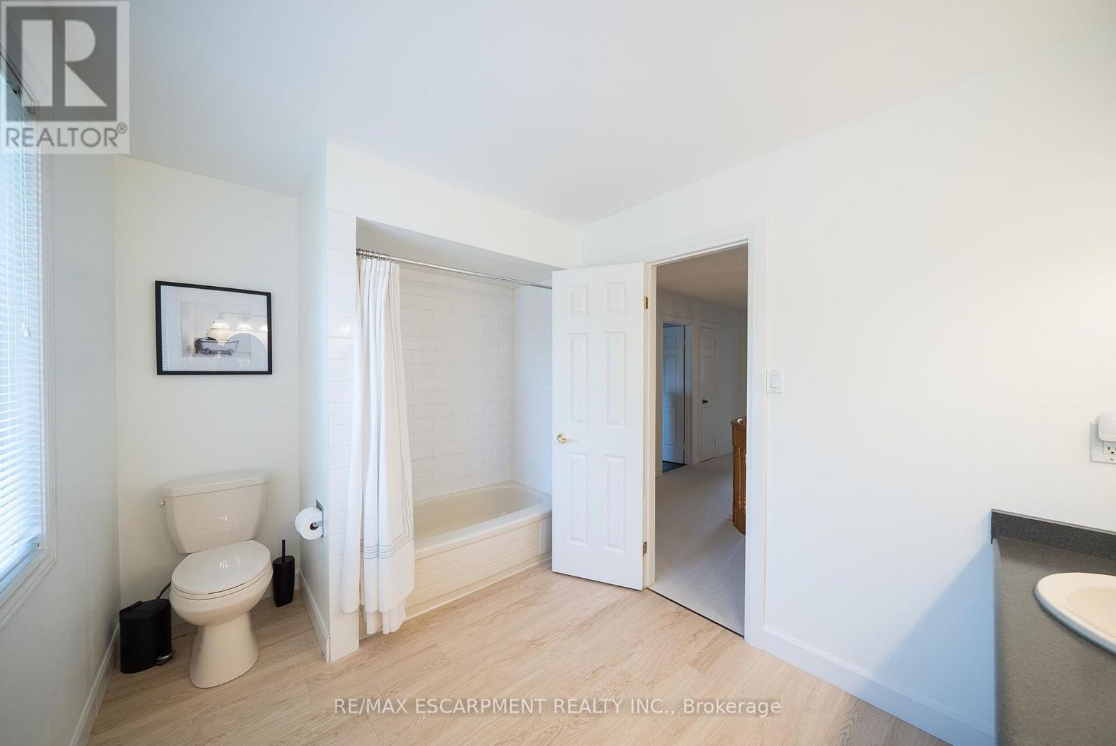 42 MUIRHEAD CRESCENT - 37
