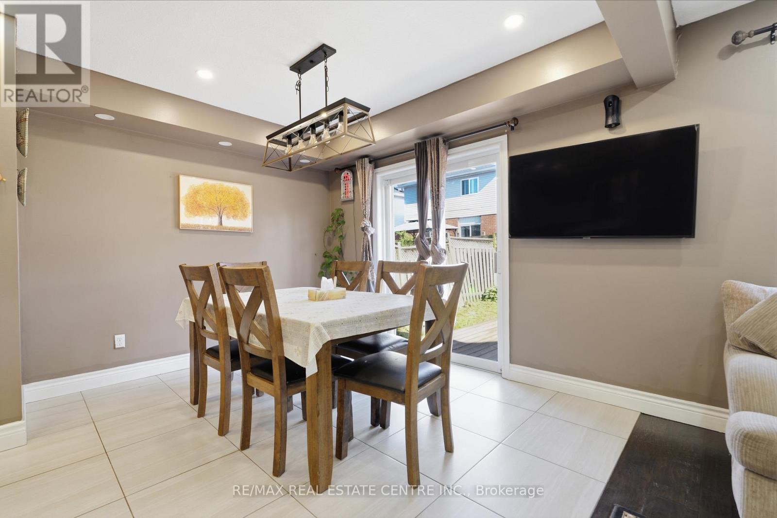 110 GREEN GATE BOULEVARD - Image 14