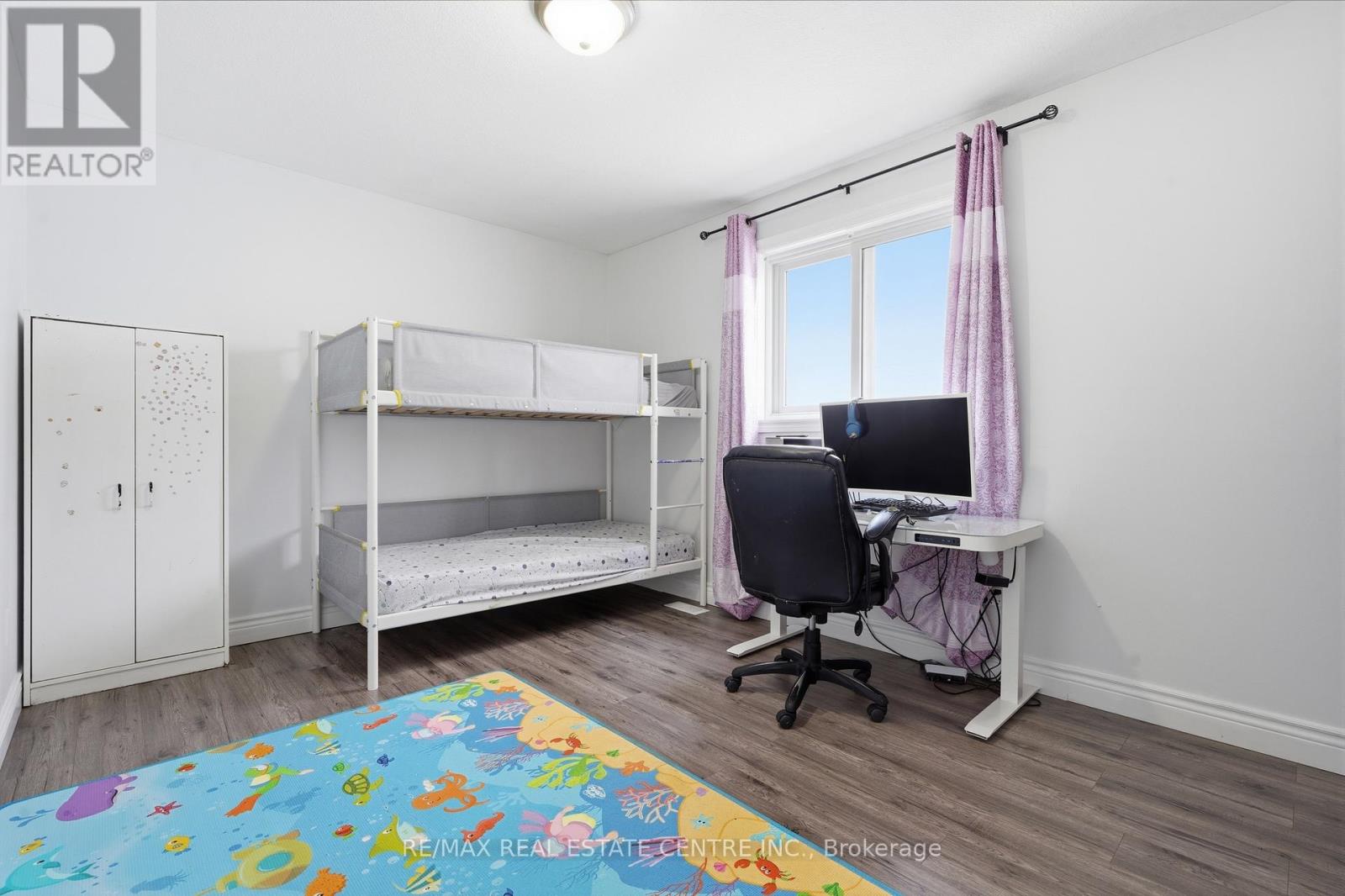 110 GREEN GATE BOULEVARD - Image 27