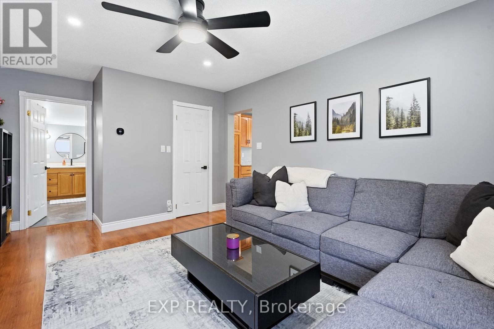 99 VICTORIA STREET N - Image 18