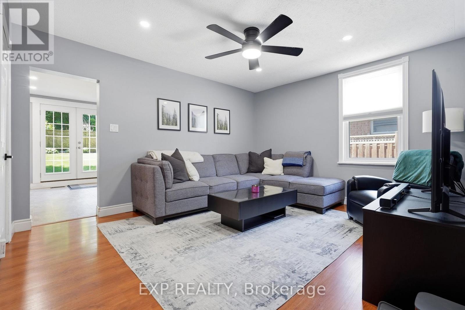 99 VICTORIA STREET N - Image 19