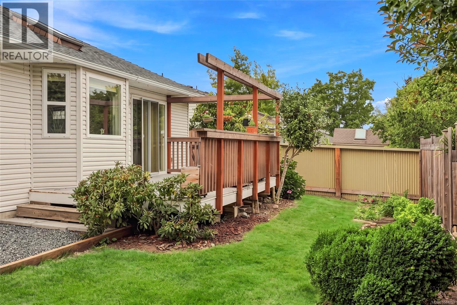 85 Magnolia Dr - 2