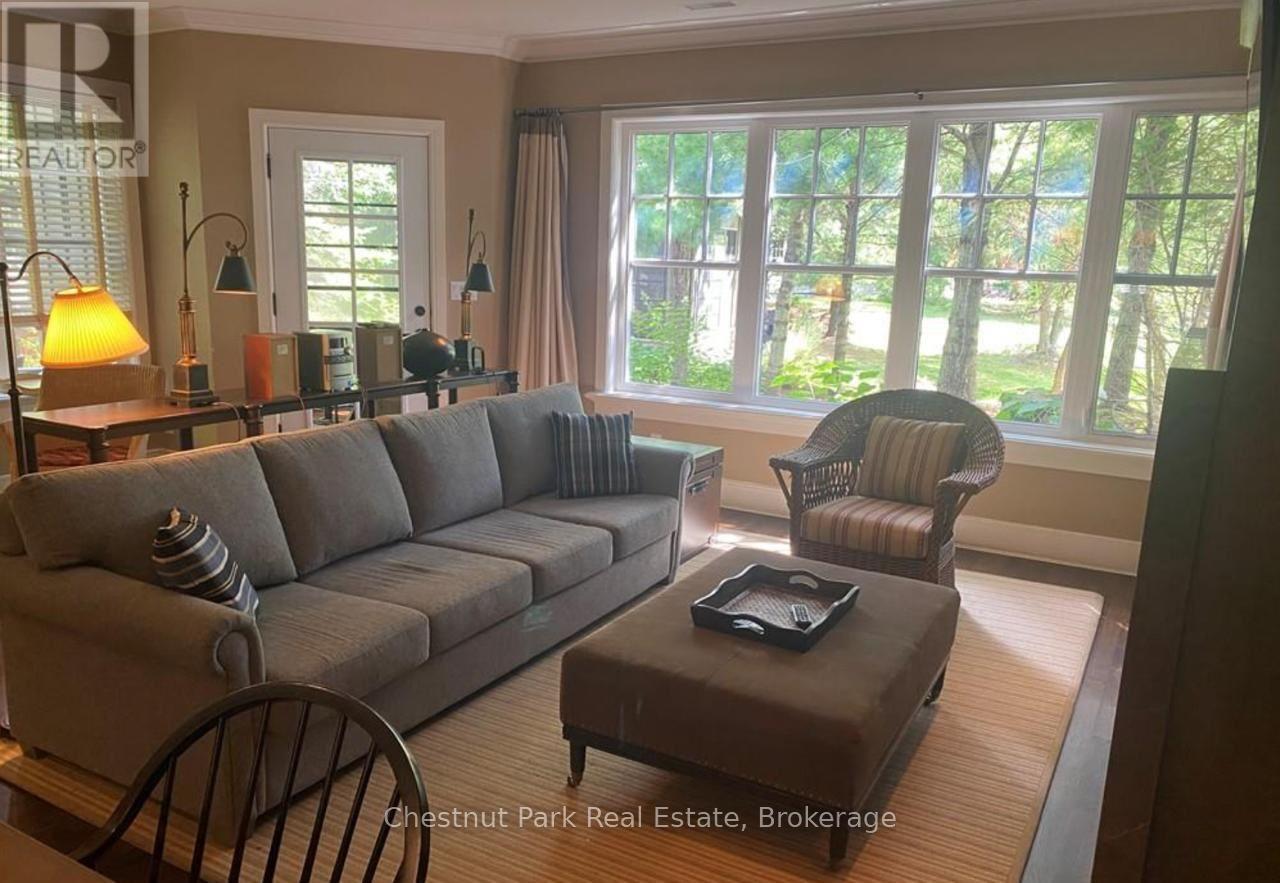 #11 301 EMERALD HILLS COURT - 19