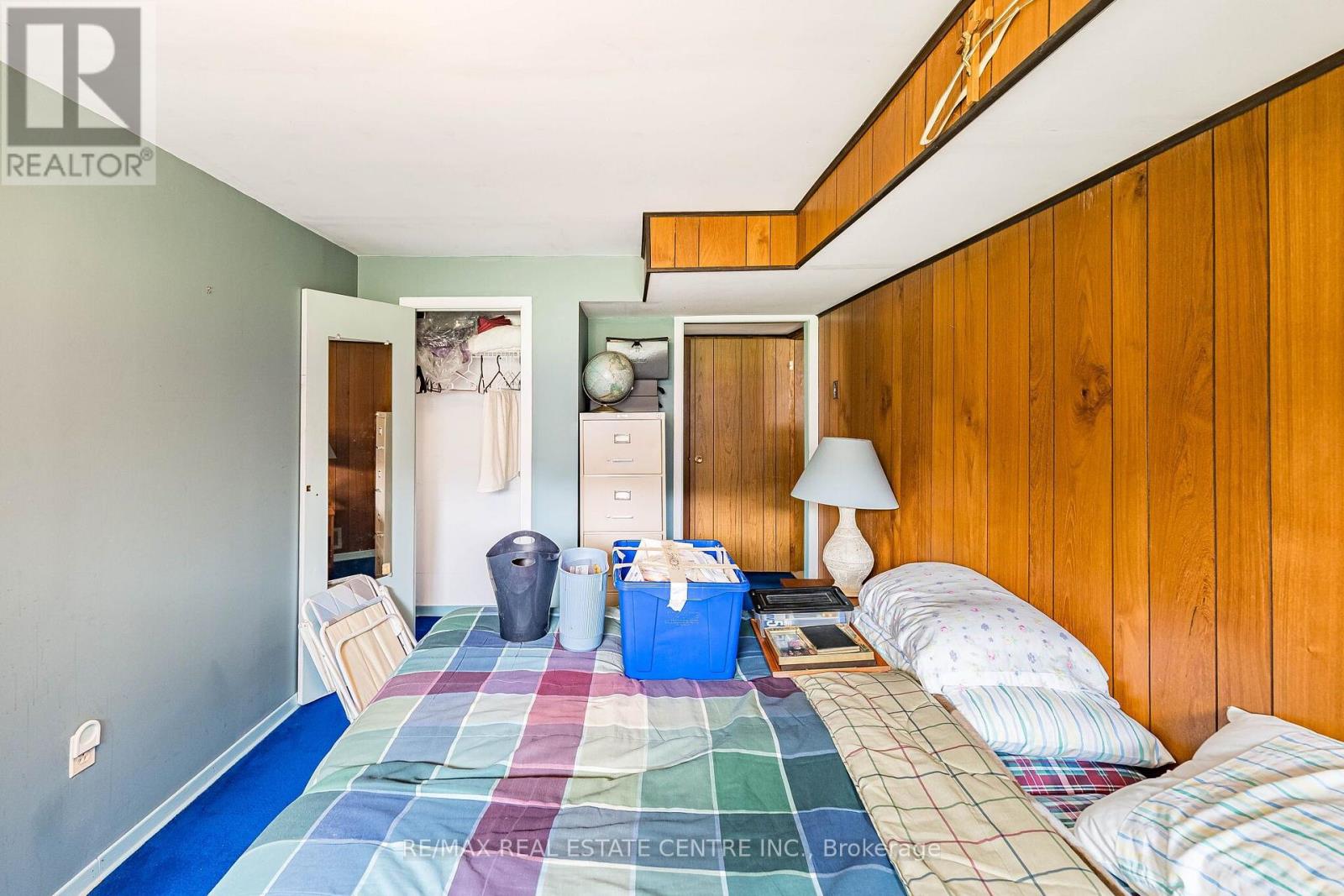 940 BLOOR STREET - 36