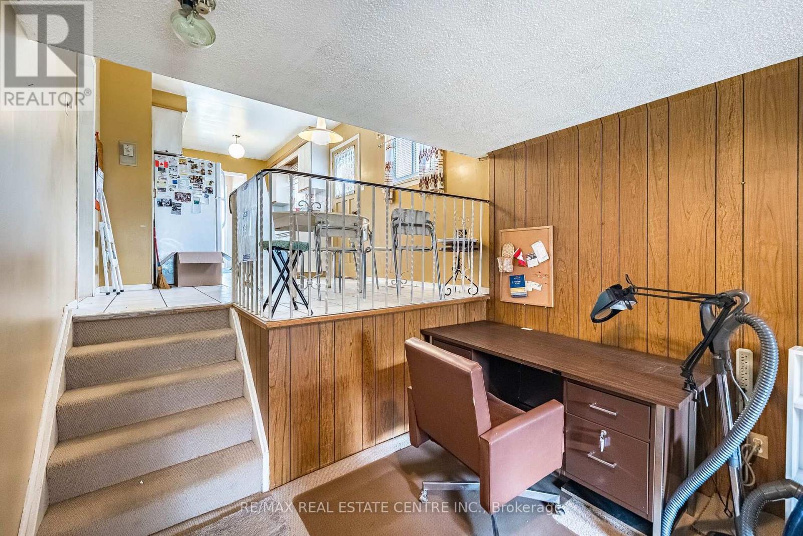 940 BLOOR STREET - 29