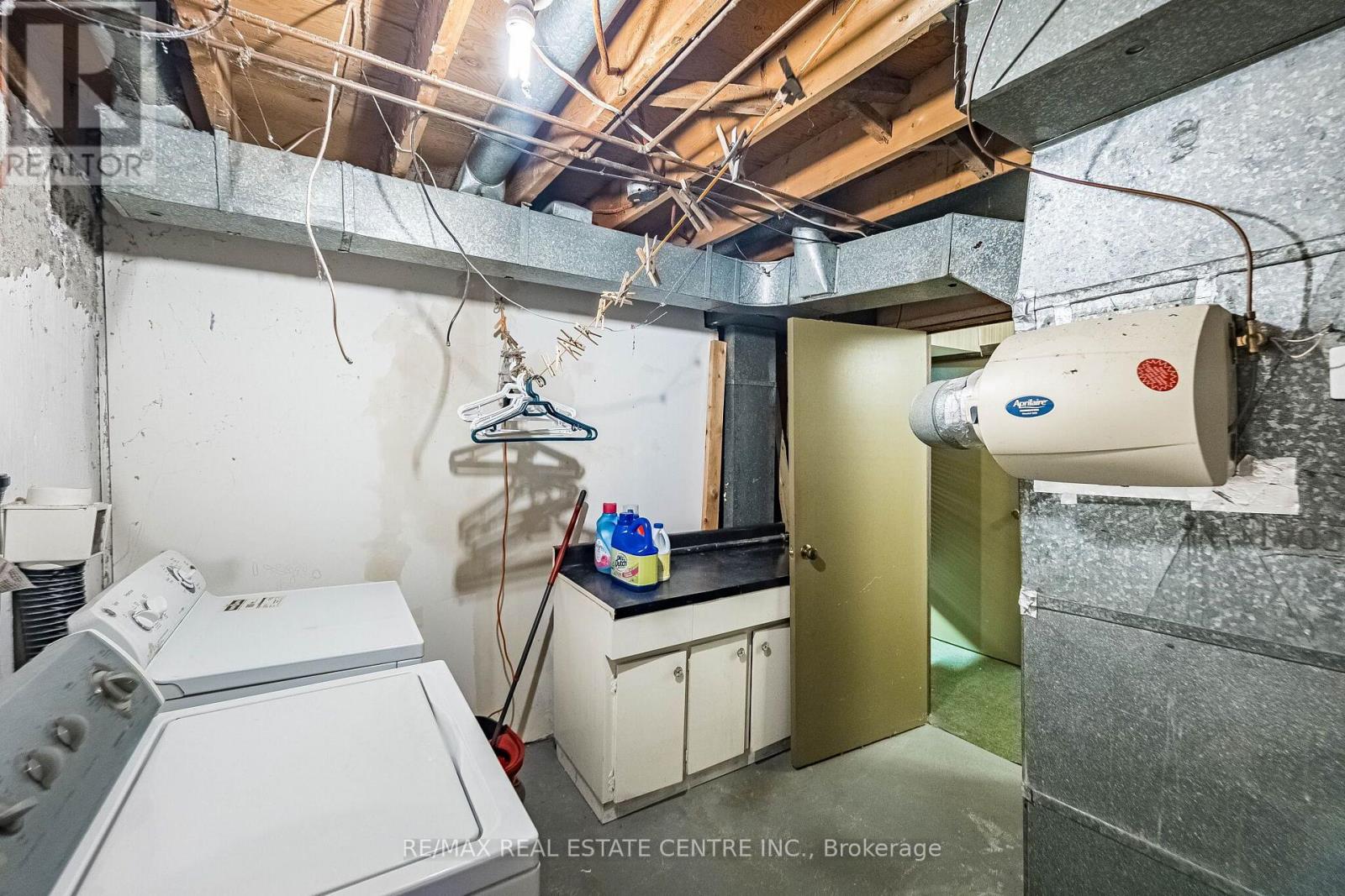 940 BLOOR STREET - 47