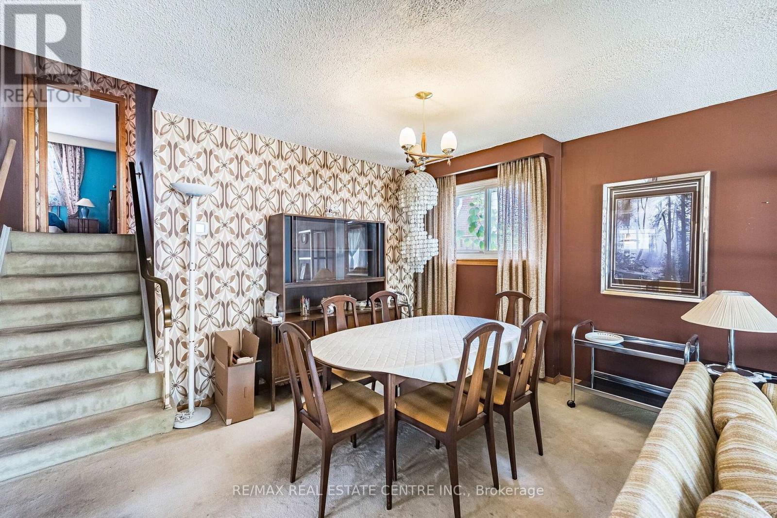 940 BLOOR STREET - 9