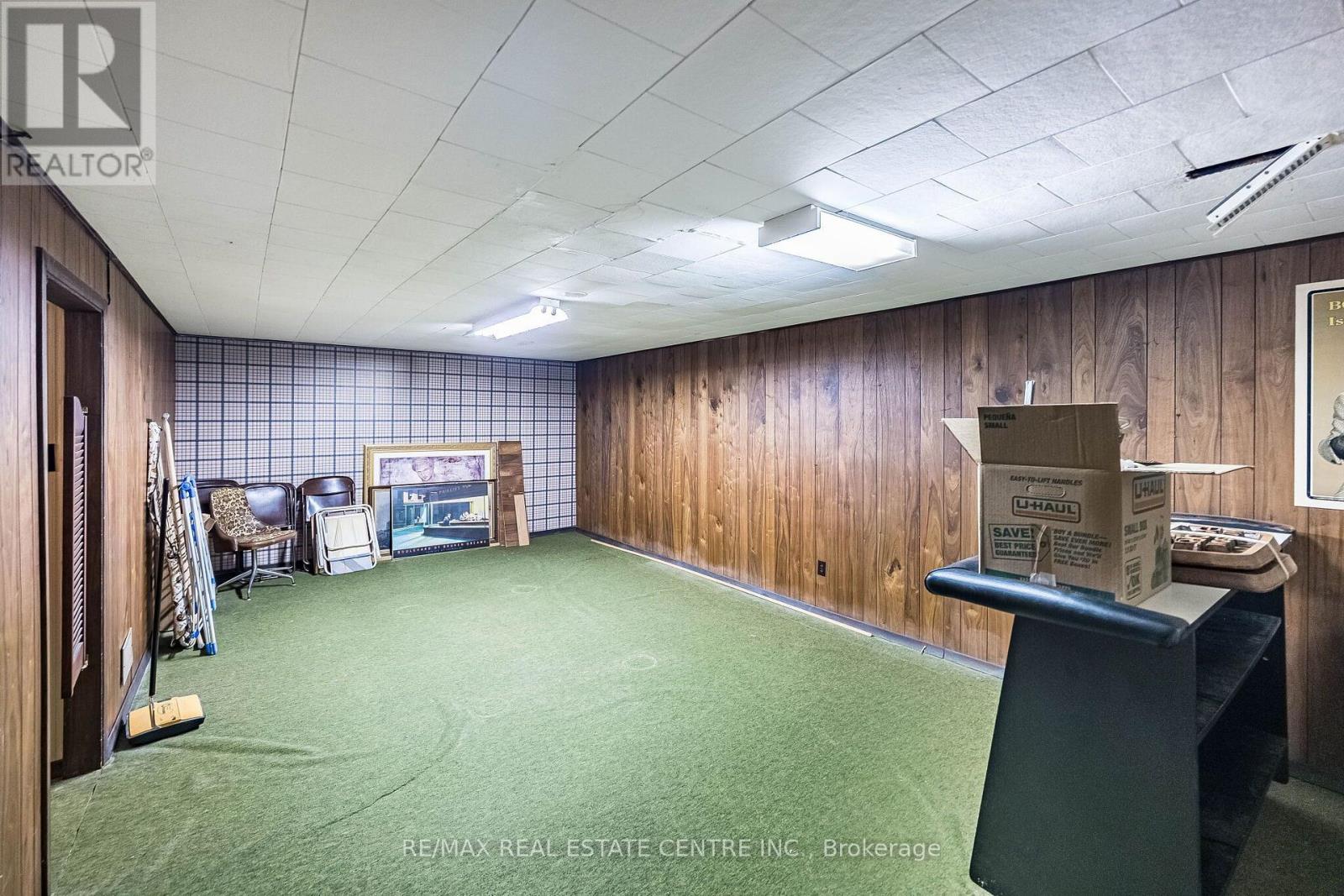 940 BLOOR STREET - 44