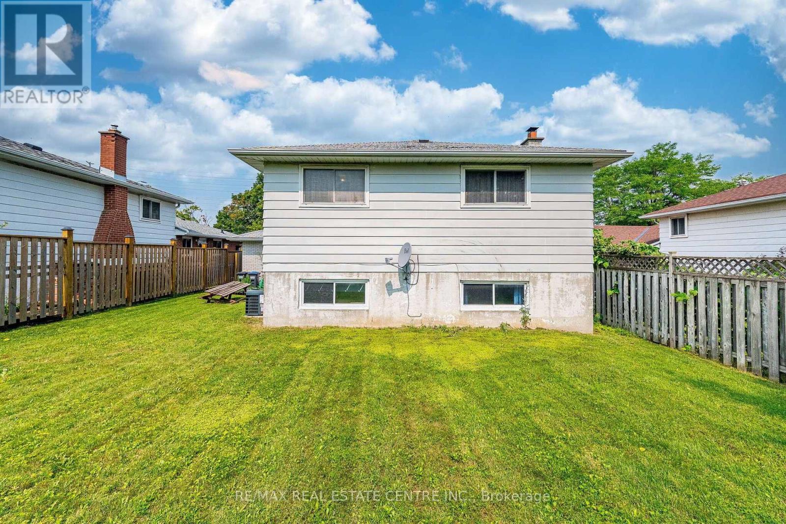 940 BLOOR STREET - 49