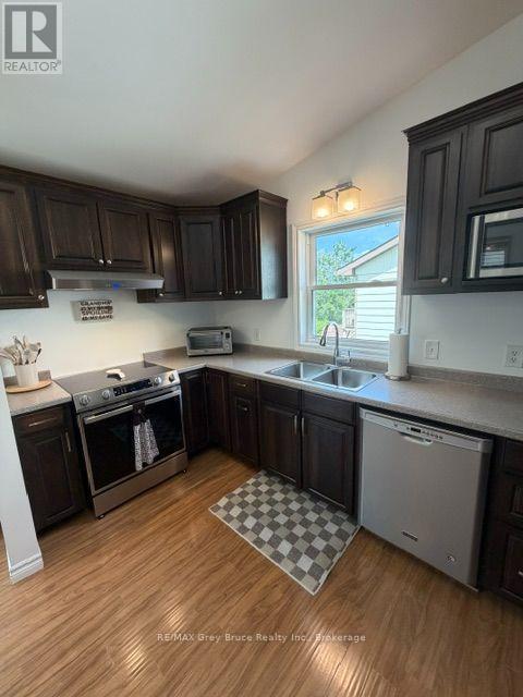 320 8TH \'A\' AVENUE E - 11