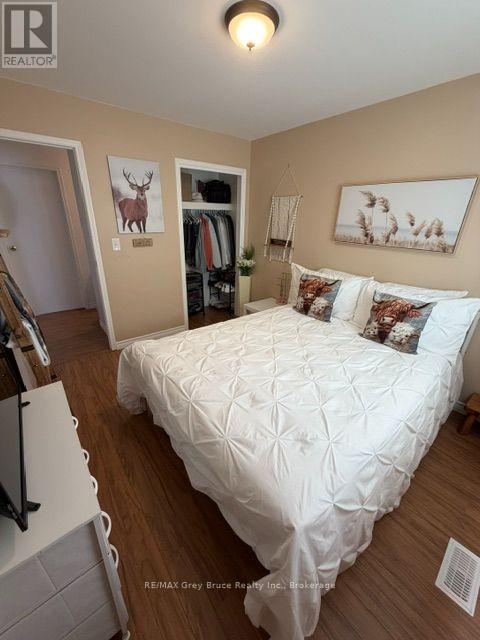 320 8TH \'A\' AVENUE E - 27