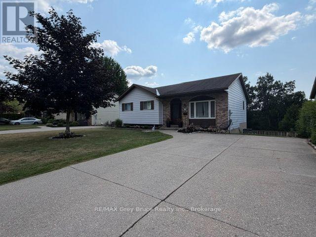320 8TH \'A\' AVENUE E - 5