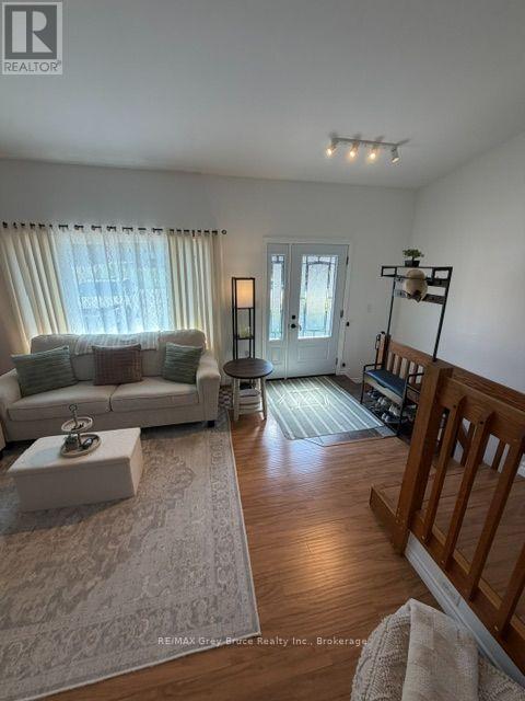 320 8TH \'A\' AVENUE E - 9
