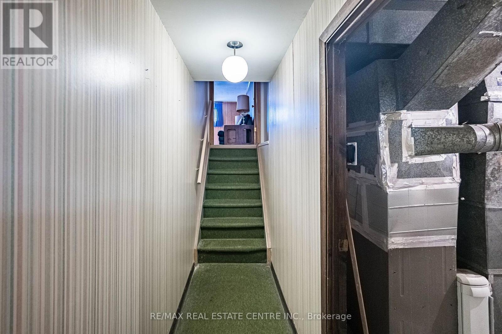940 BLOOR STREET - 41