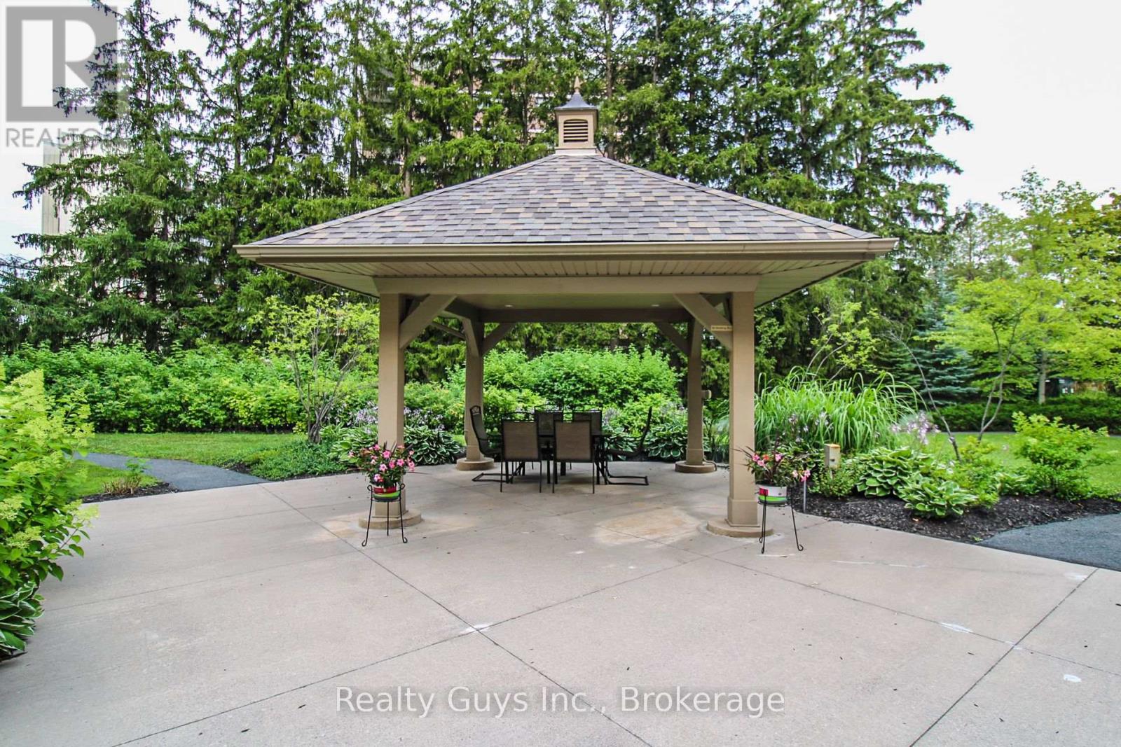 #116 869 CLONSILLA AVENUE - Image 24