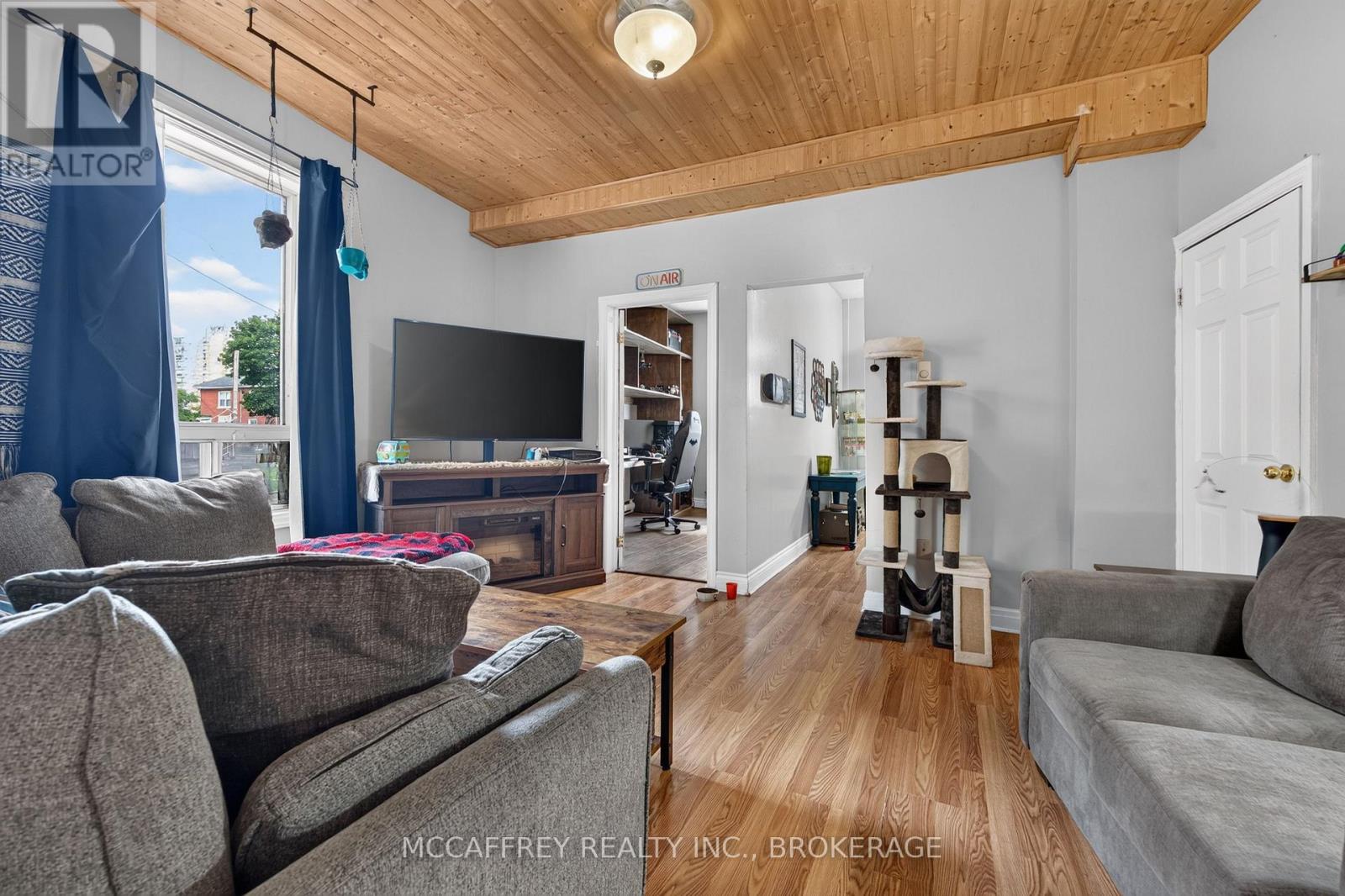 52 MOIRA STREET W - Image 9