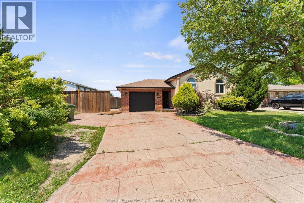 1320 HANSEN CRESCENT - Image 3