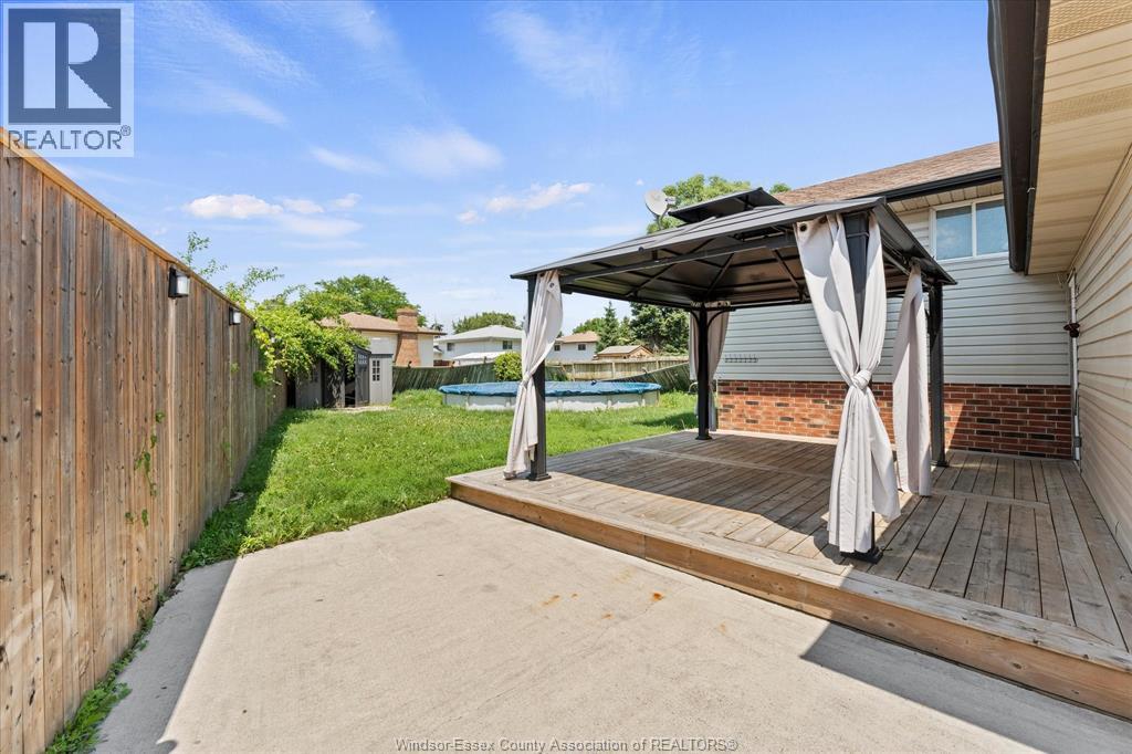 1320 HANSEN CRESCENT - 29