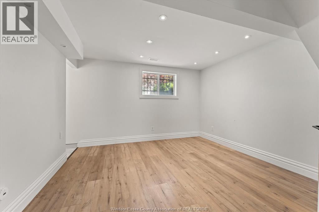 1320 HANSEN CRESCENT - Image 24