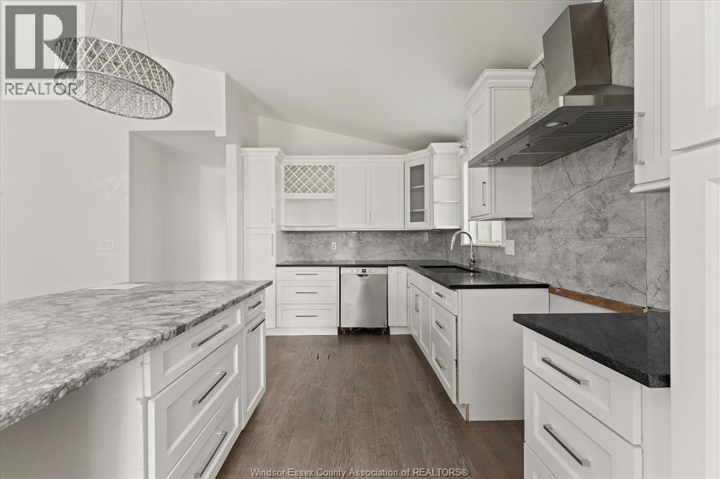 1320 HANSEN CRESCENT - 13