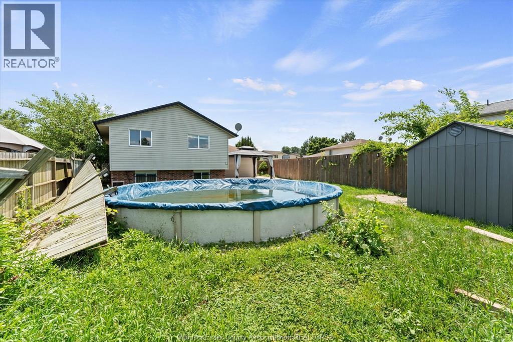 1320 HANSEN CRESCENT - 32