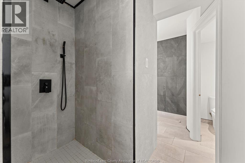 1320 HANSEN CRESCENT - 26