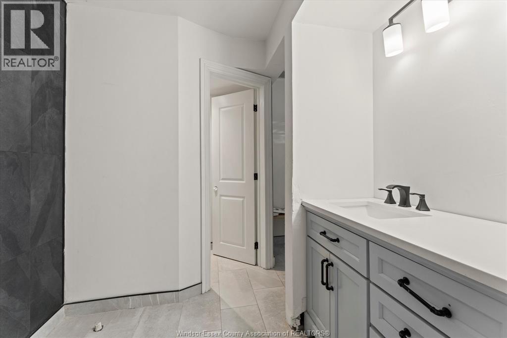 1320 HANSEN CRESCENT - Image 25