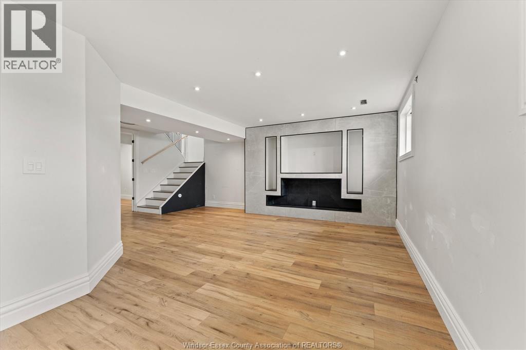 1320 HANSEN CRESCENT - Image 22