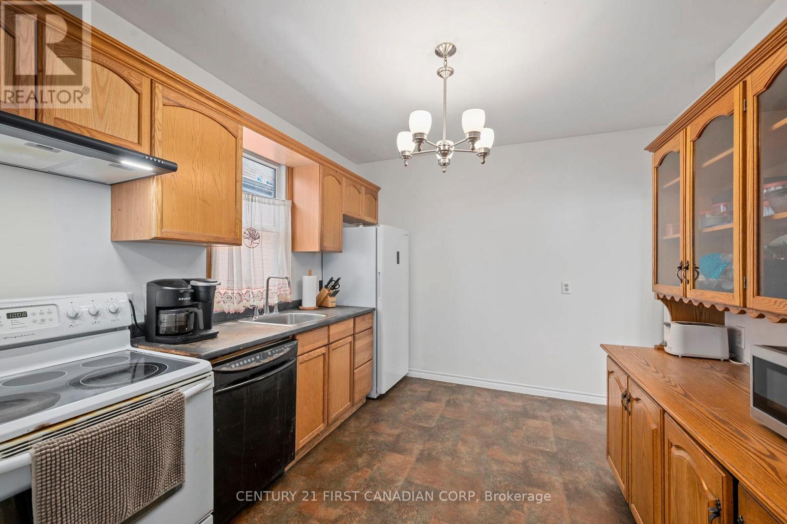 90 GILES STREET - 11