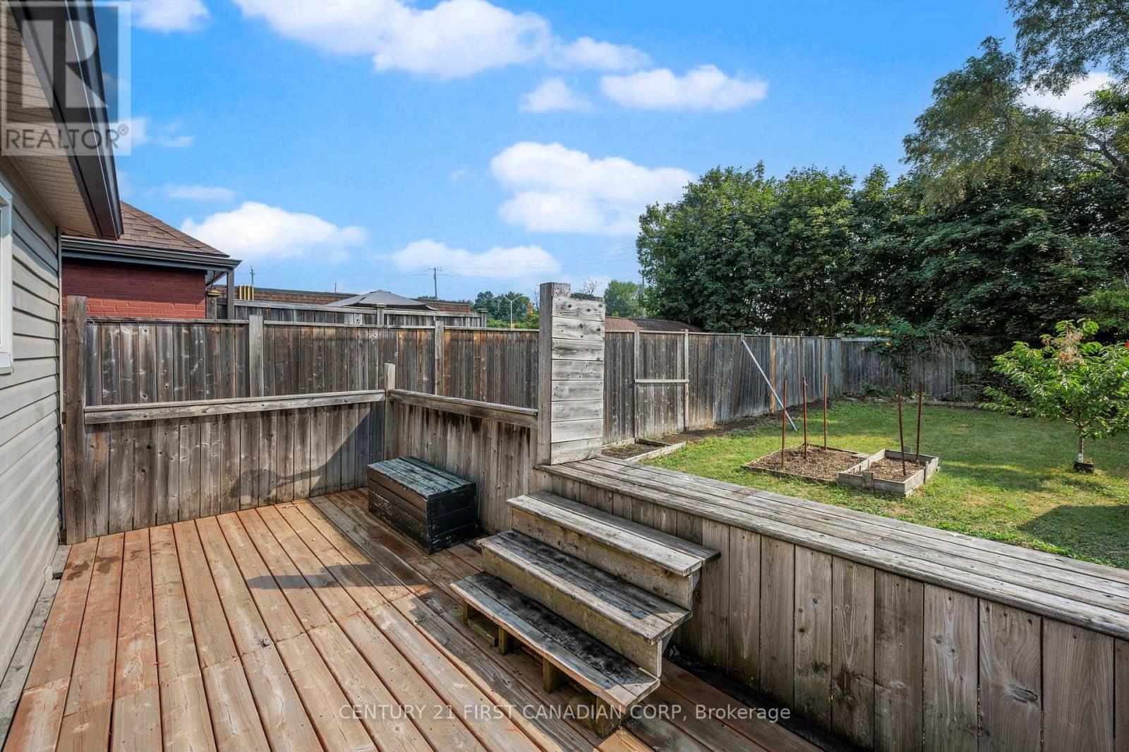 90 GILES STREET - 24