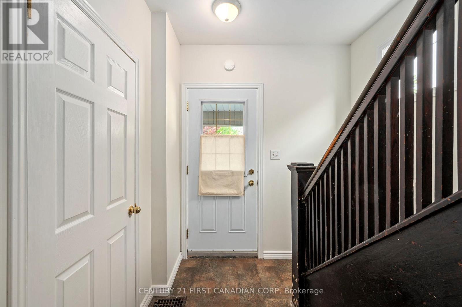 90 GILES STREET - 6