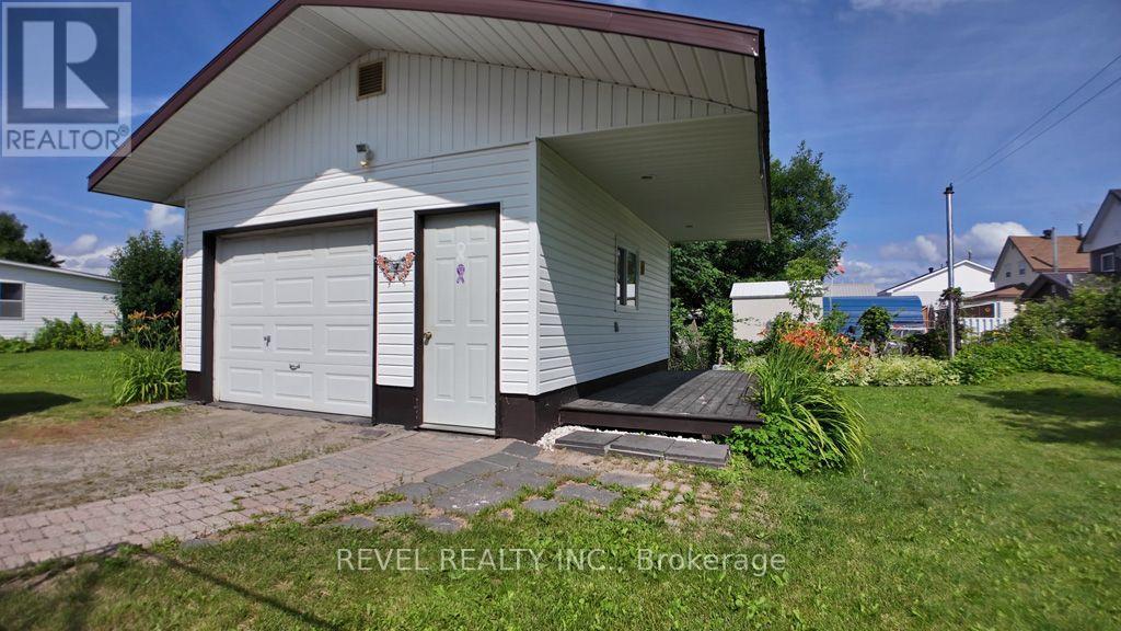 428 ZEALAND AVENUE - Image 9