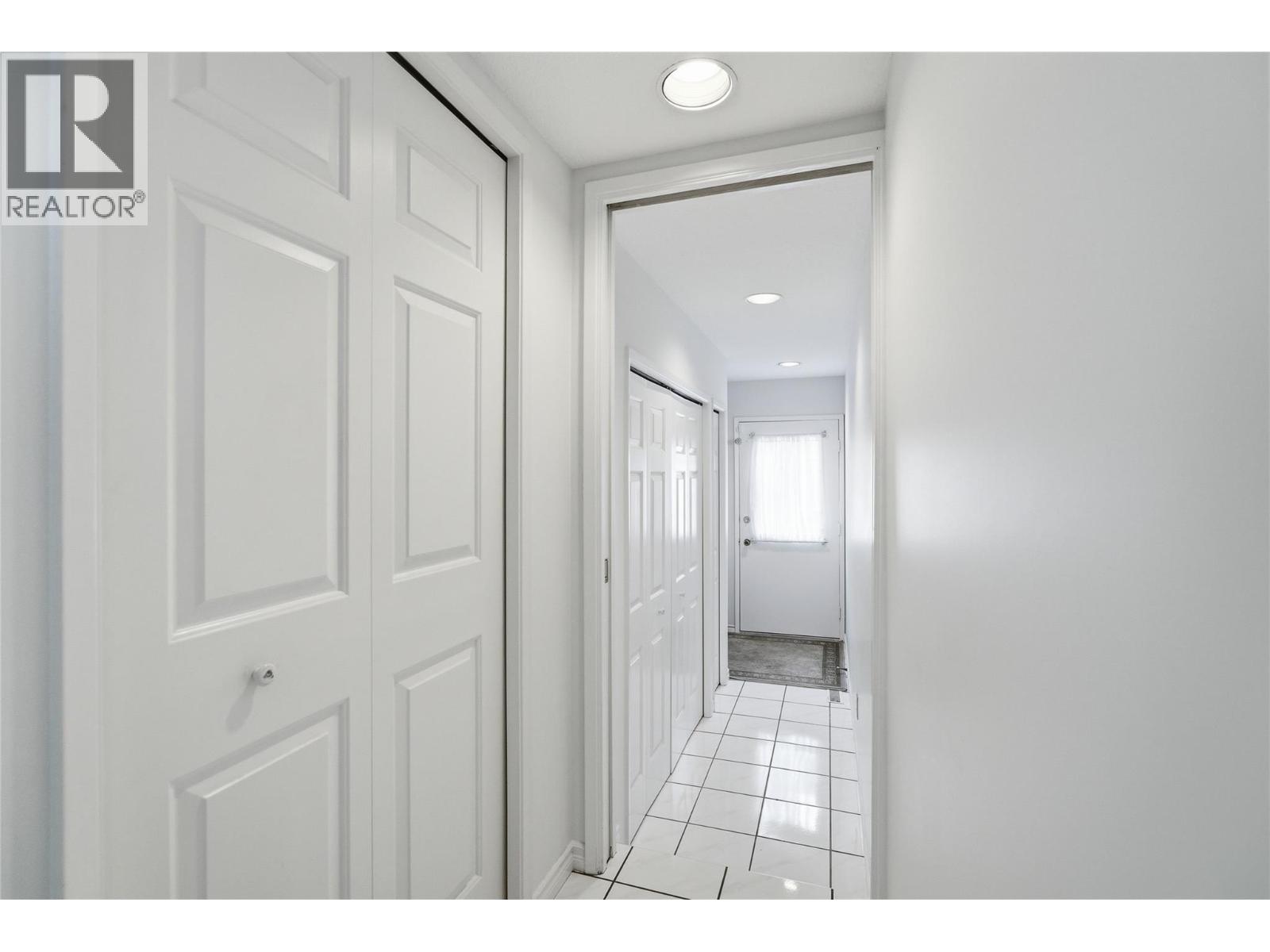 413 Robson Drive - 36