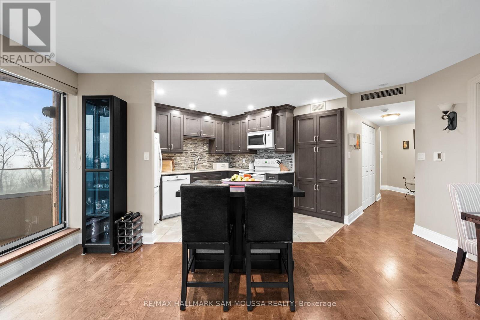 #504 3105 CARLING AVENUE - 15