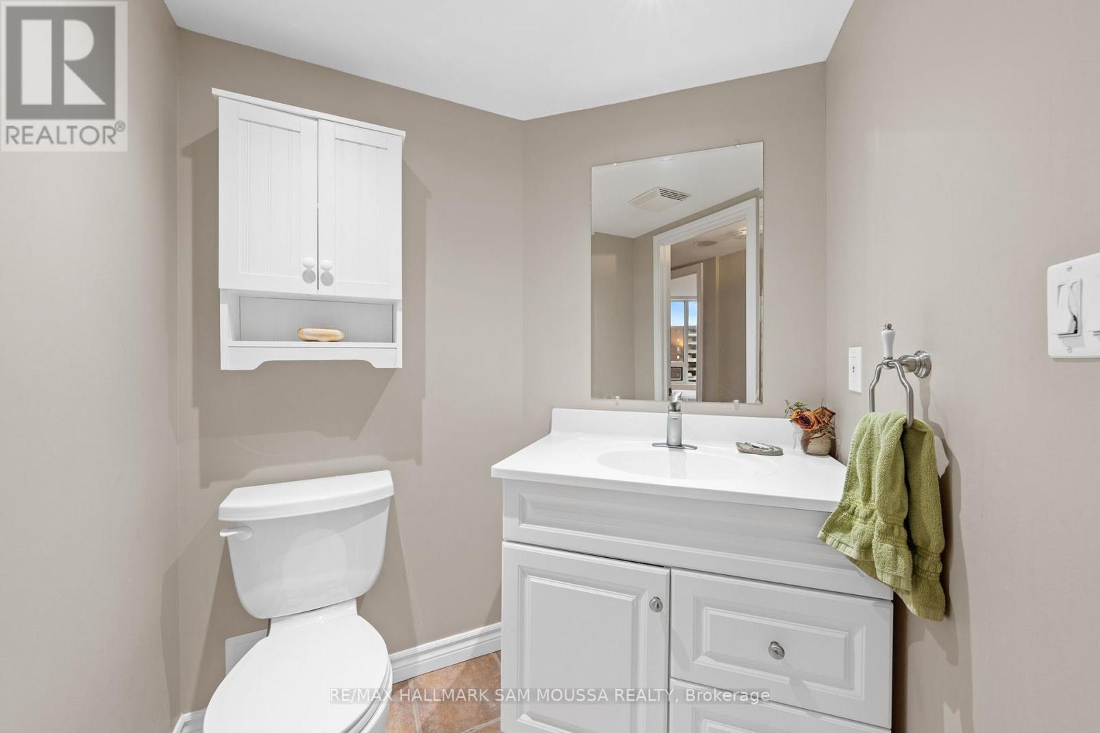 #504 3105 CARLING AVENUE - 32