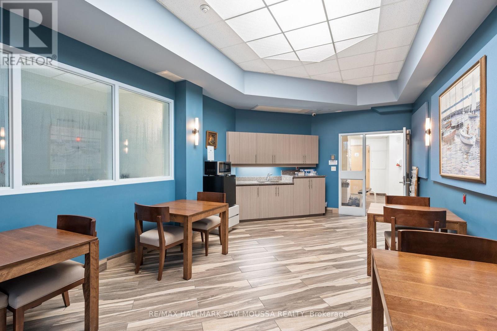 #504 3105 CARLING AVENUE - 37