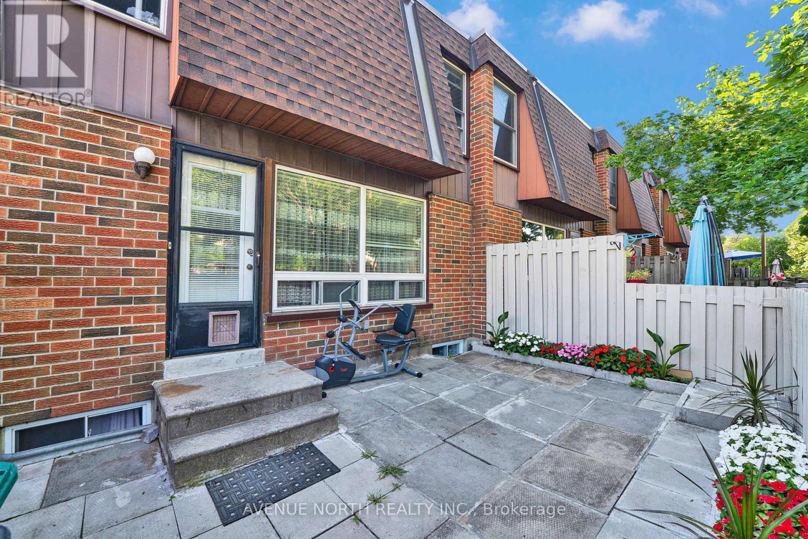 #41 3520 DOWNPATRICK ROAD - 33