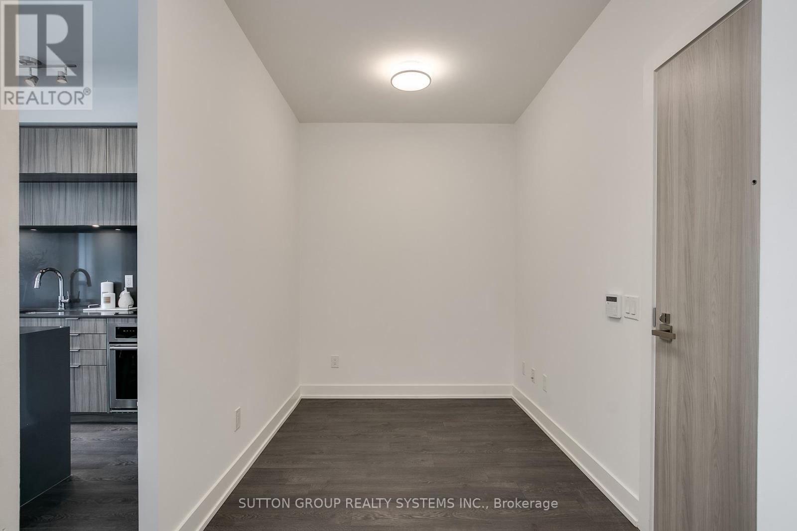 #910 80 VANAULEY STREET - 12
