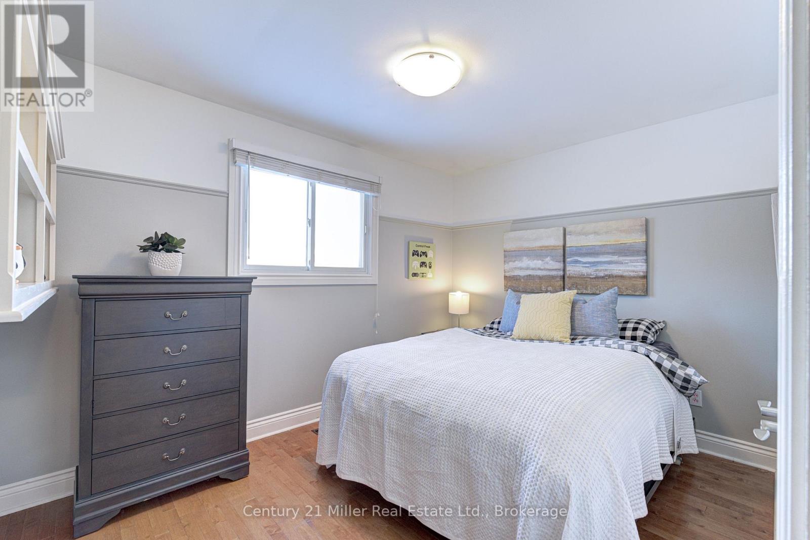 2225 WYANDOTTE DRIVE - 21