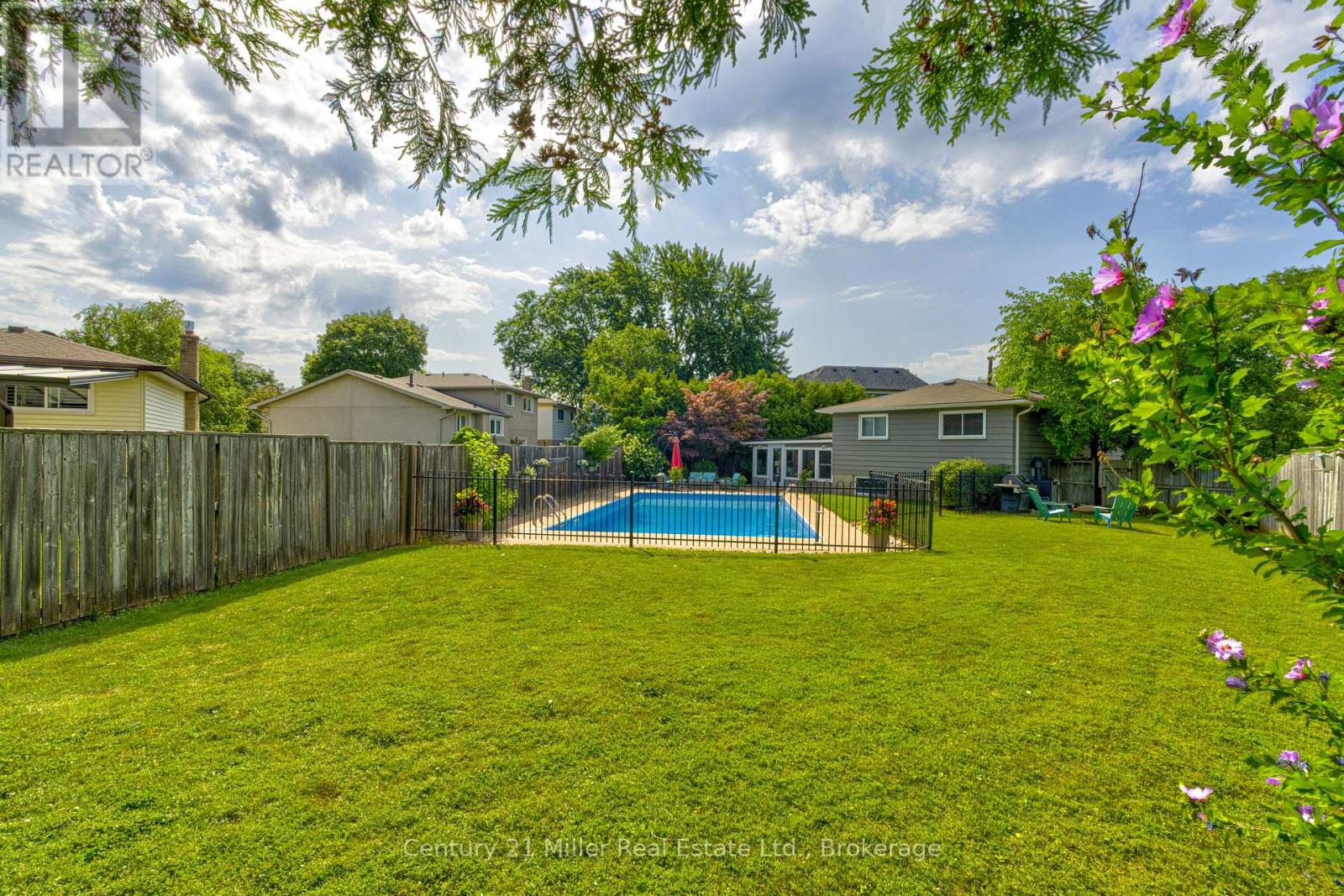 2225 WYANDOTTE DRIVE - Image 38