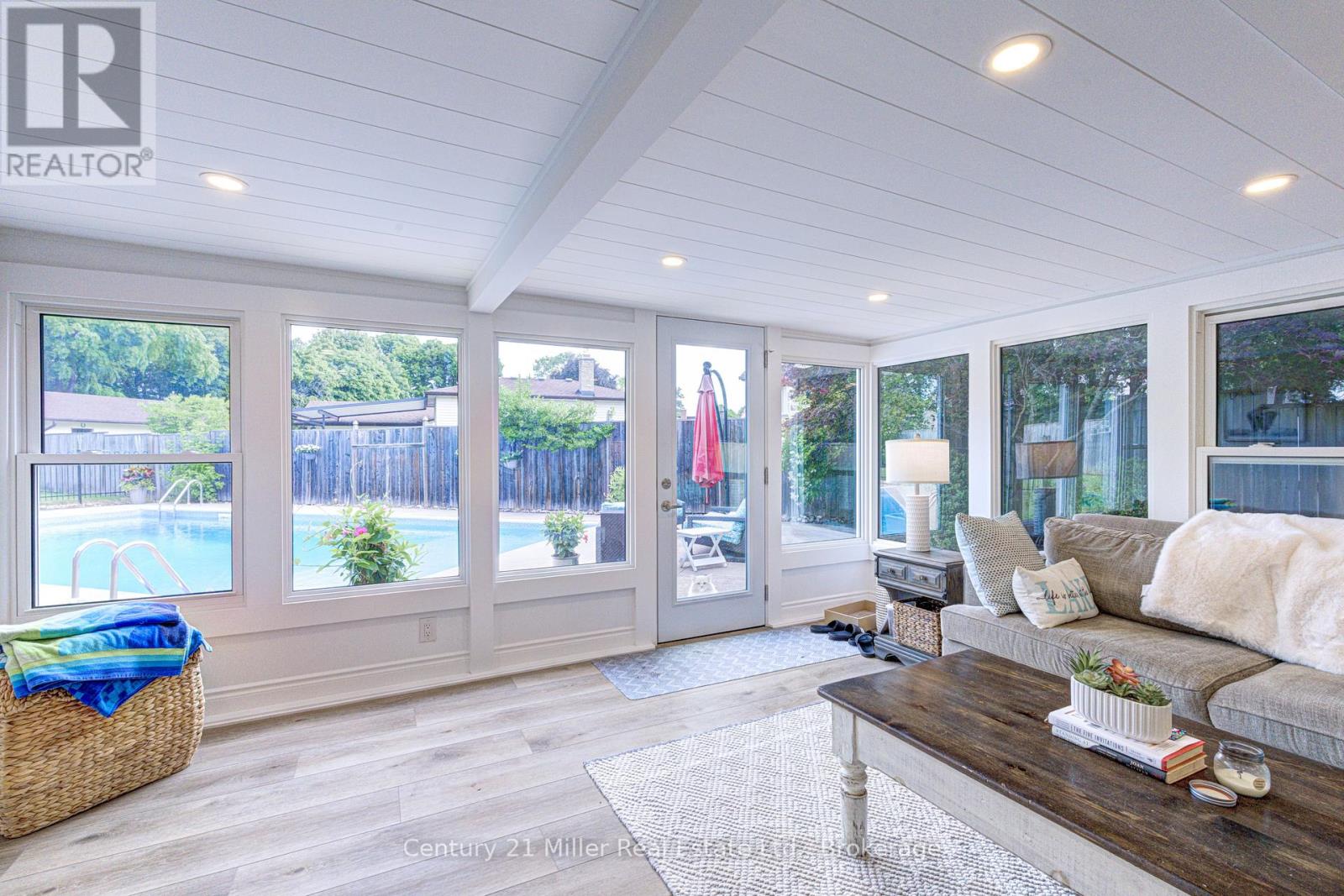 2225 WYANDOTTE DRIVE - 8
